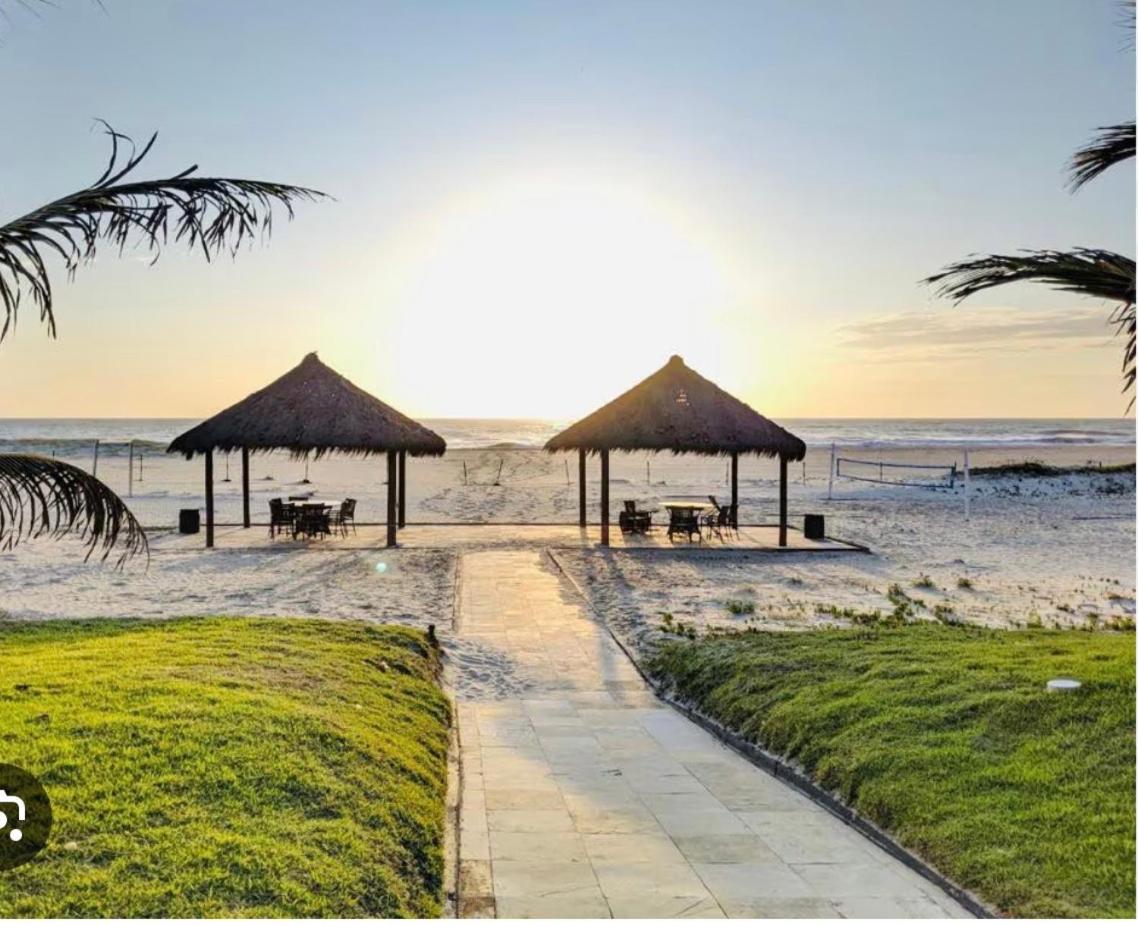 Apartamento Vista Total Do Mar Uma Cobertura A 400M Do Beach Park No Porto Das Dunas Aquiraz Condominio Terramaris Piscina Ampla Parque Infantil Sauna Estacionamento Privado エクステリア 写真